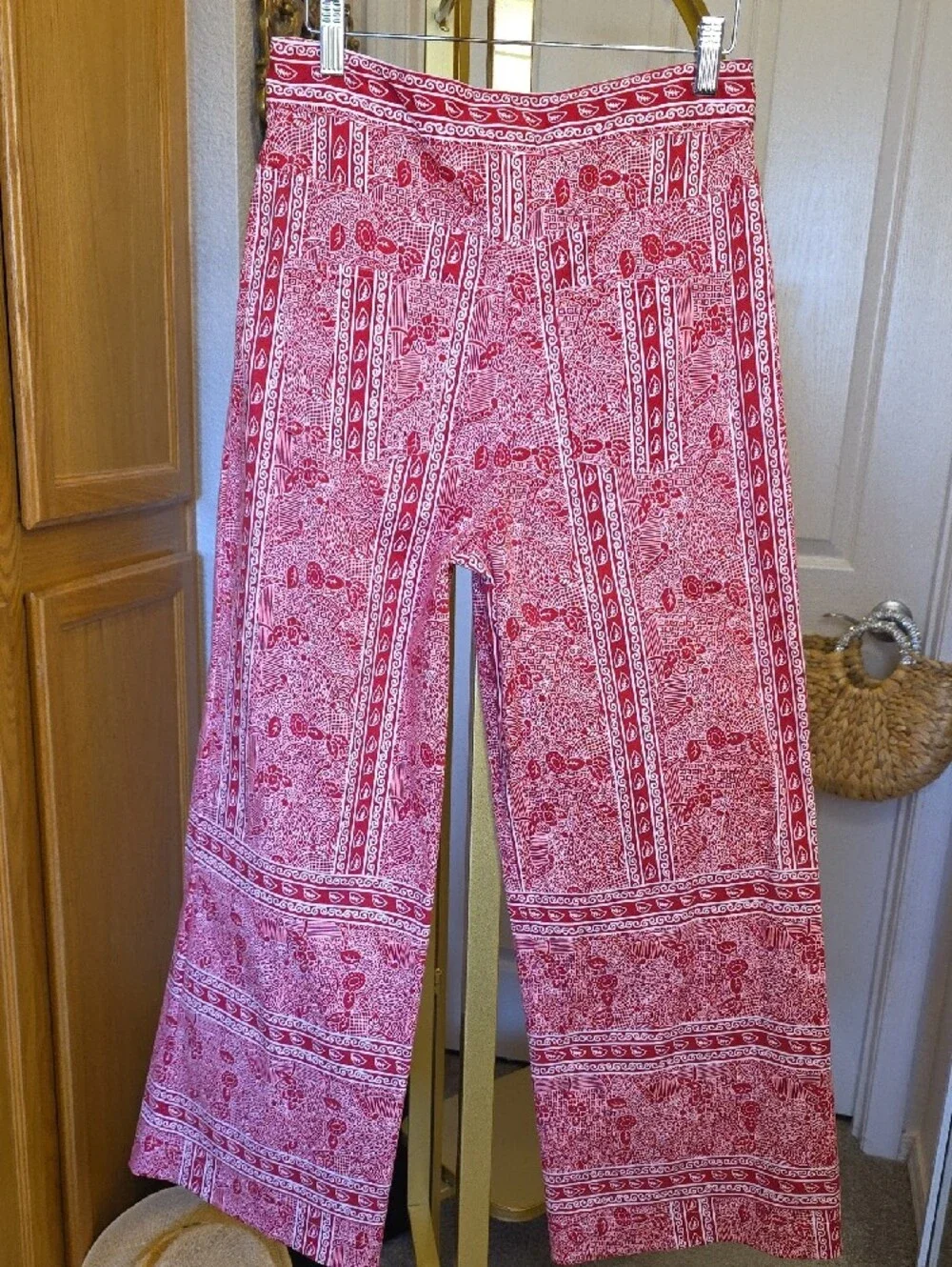 Printed Wide-Leg Cotton Pants in Pinky Red White Floral Paisley Medium (S) - Picture 3 of 12